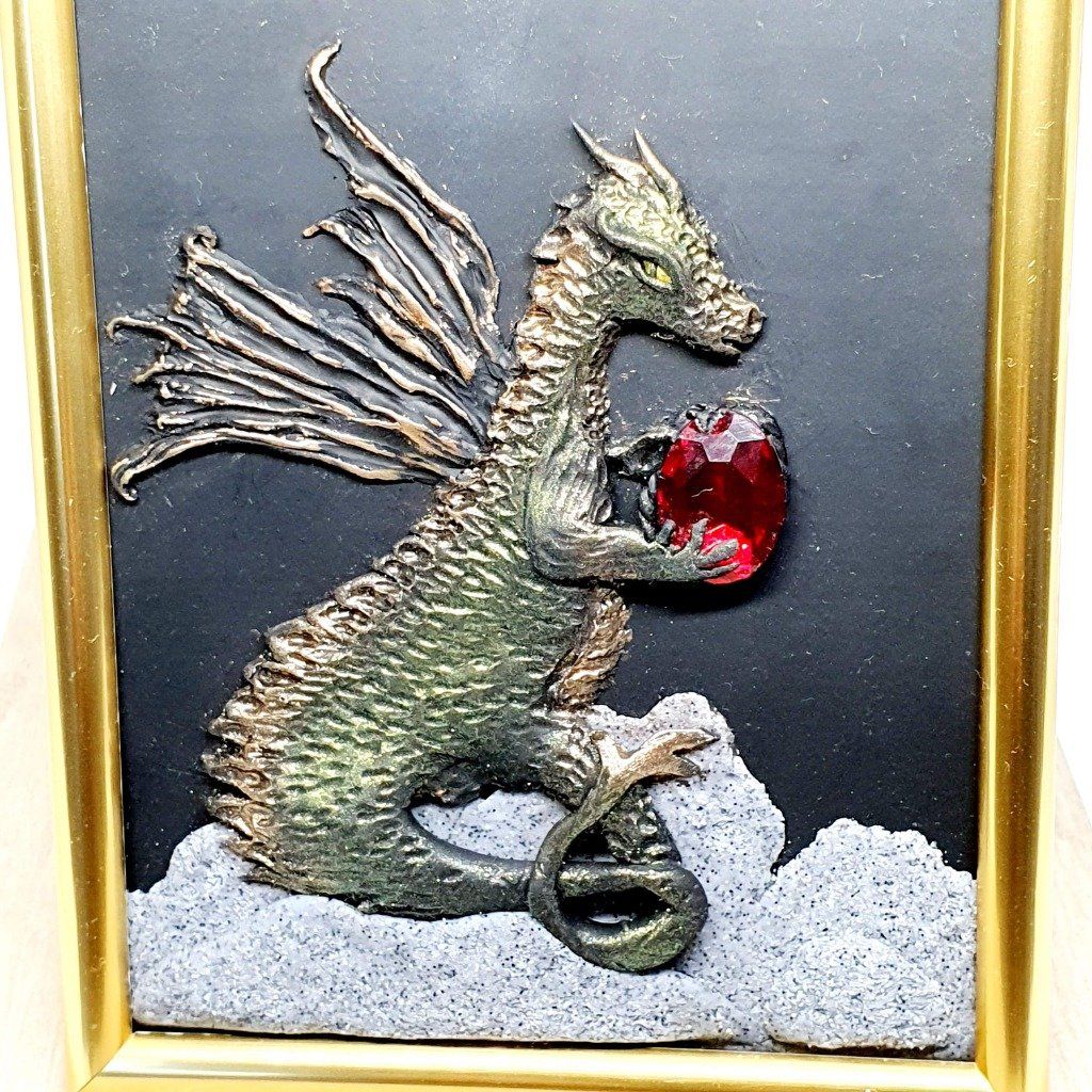 Cadre 10x15 dragon et sa pierre précieuse
