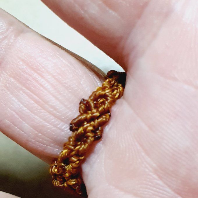 Bague Ecorce dorée - pierre oeil de tigre et micro macramé