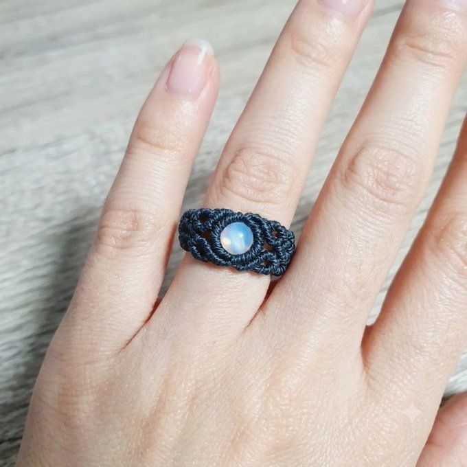 L'Aube d'Opalite - bague micro macramé