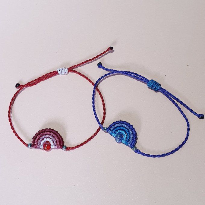 Bracelet Arc en Coeur - Portez un morceau de ciel à votre poignet