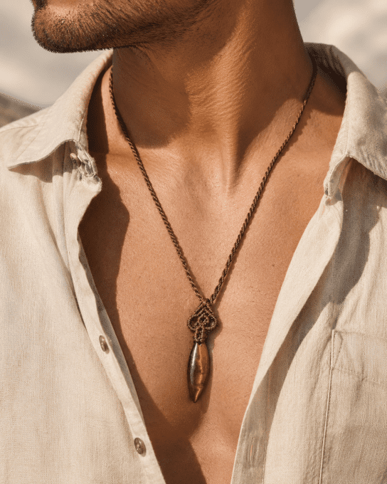 Collier micro macramé à nouer - pendentif Oeil de Tigre