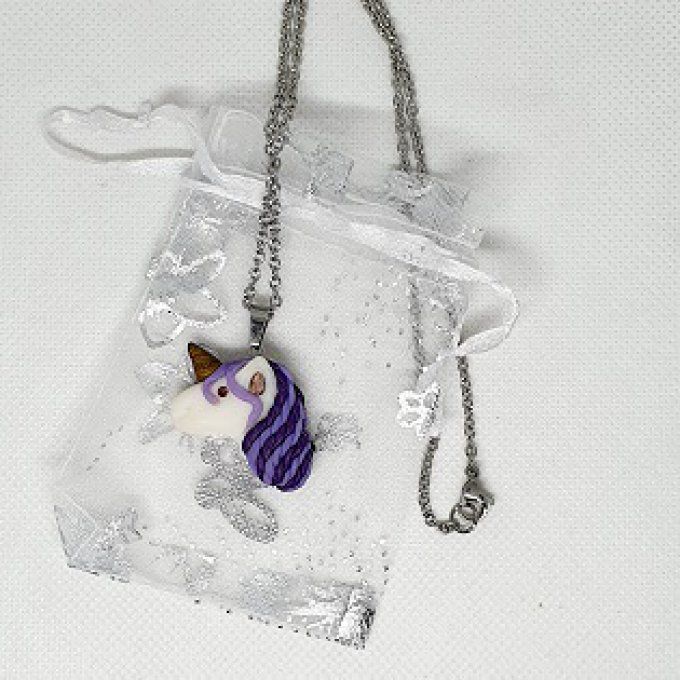 Collier licorne violette