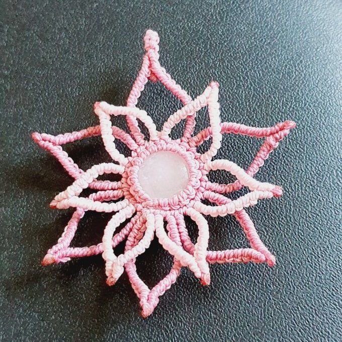 Collier pendentif fleur mandala