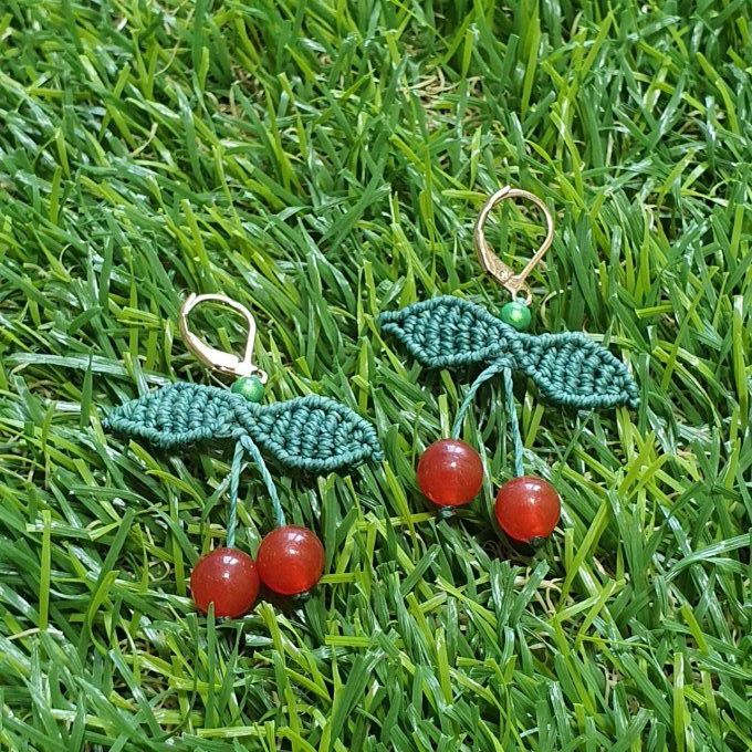 boucles-oreilles-cerise-macrame