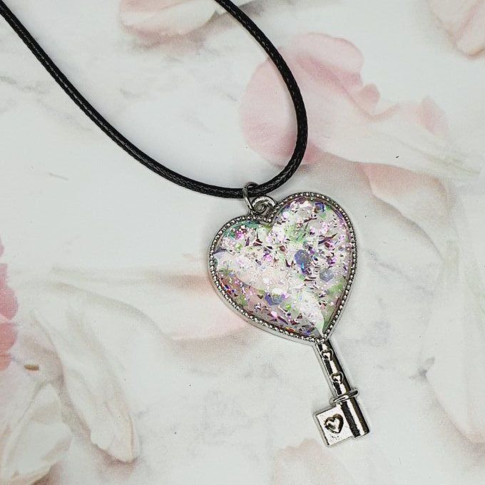 collier clé magique  coeur