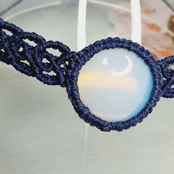 Collier ras de cou - bleu marine et opalite