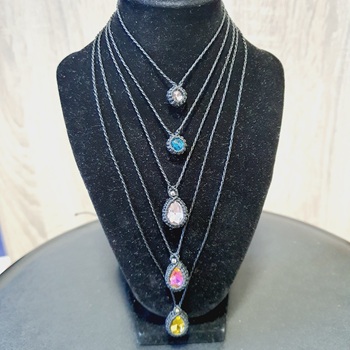 pendentif avec strass sertis