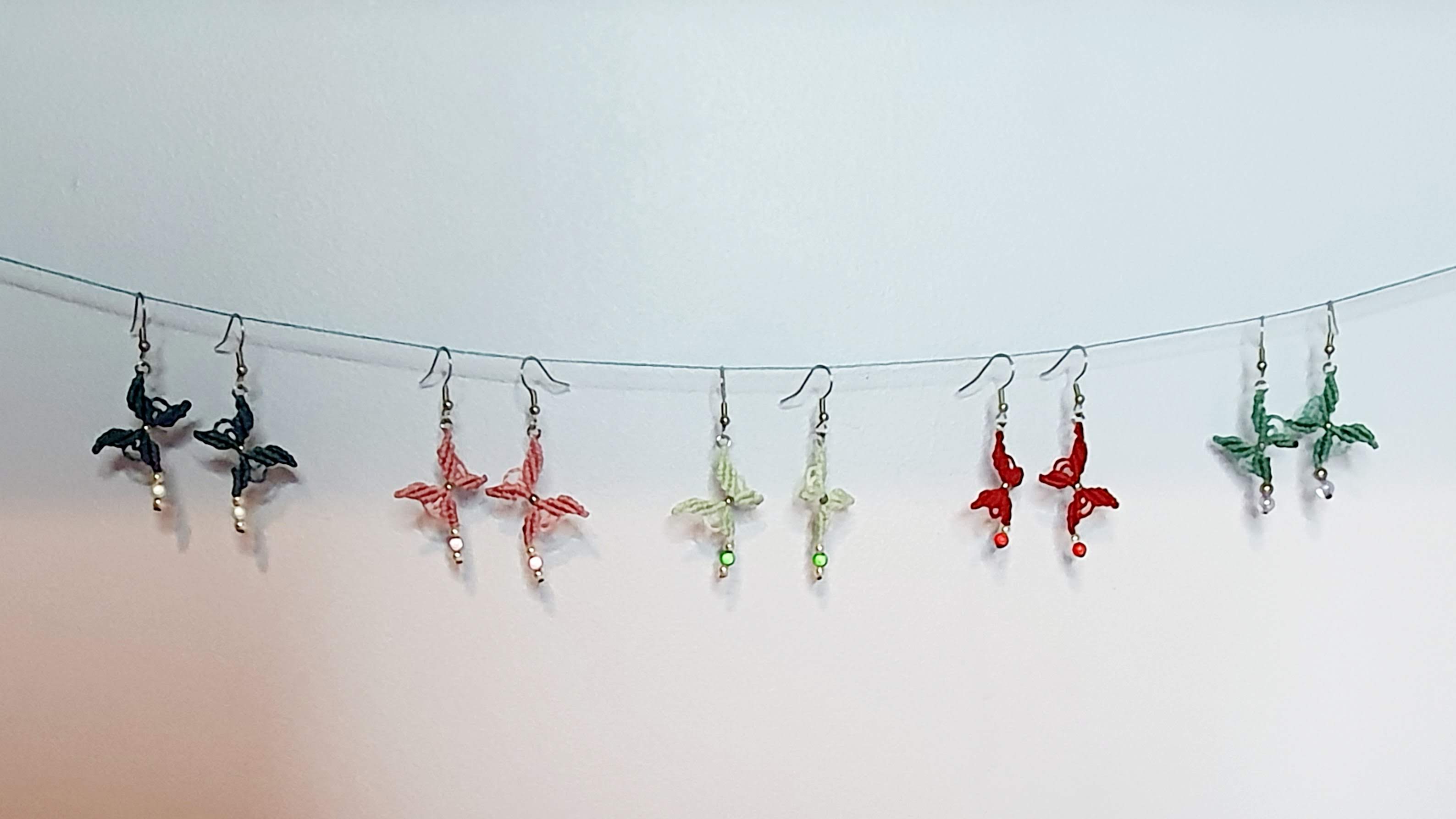 boucles d'oreilles papillons en micro-macramé